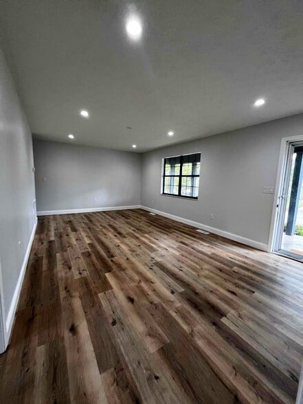 Building Photo - 208 Mount David Dr