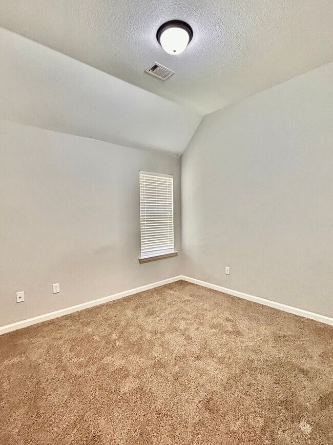 Building Photo - Charming newly renovated Home in Cordova, TN