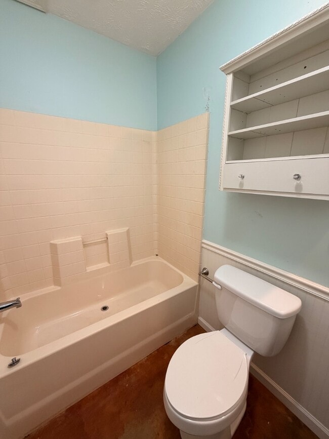 Building Photo - 505 Waterway Dr