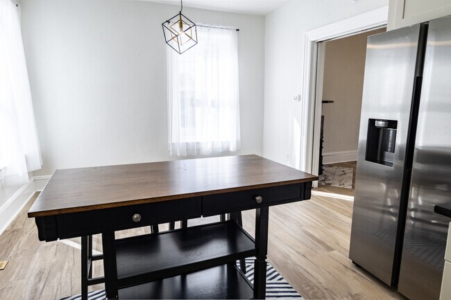 Building Photo - Stunning Remodeled Patio Home in Baker – 3...