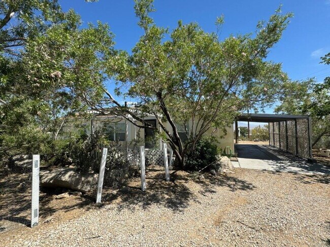Building Photo - 3-Bed, 2-Bath Lucerne Valley Home with Spacious 1,512 sq ft Layout!"