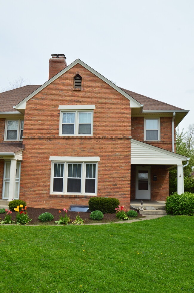 Building Photo - 4921 Graceland Ave