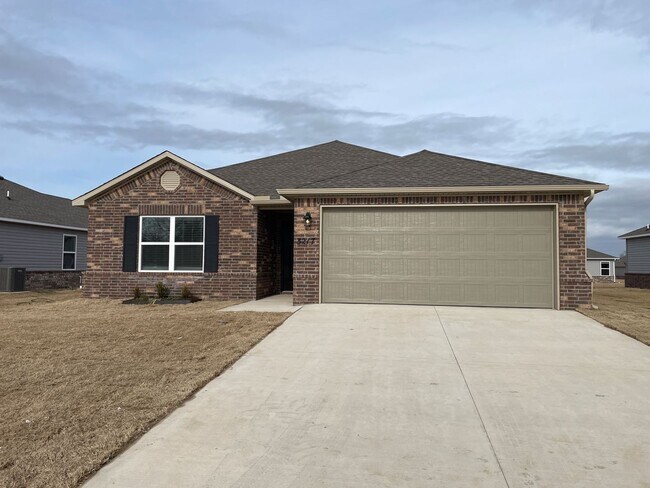 Building Photo - Pre-Leasing Now | Beautiful 3 Bed, 2 Bath Home in Siloam Springs | Available June 14