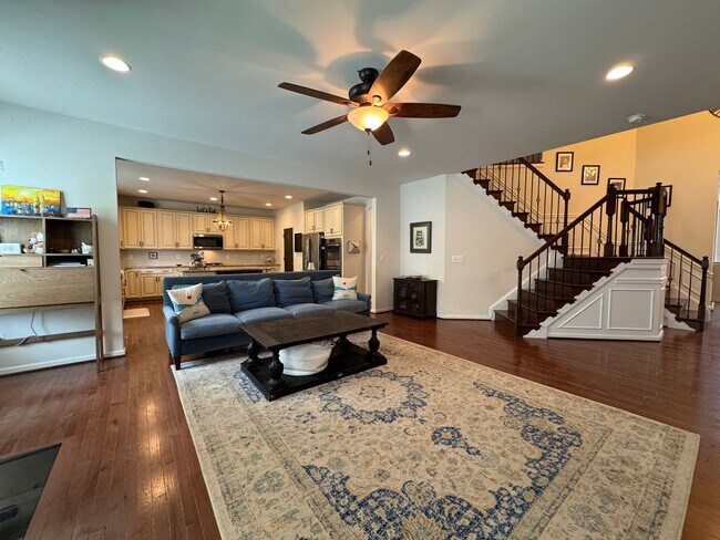 Building Photo - Amazing 6 Bed 5 Bath Single Family Home Wi...