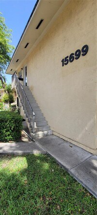 Building Photo - 15699 SW 73rd Cir Terrace