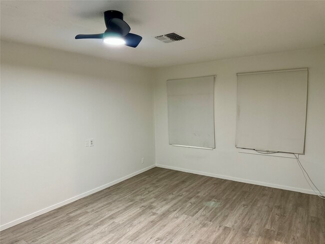 Building Photo - 3914 Ella Blvd