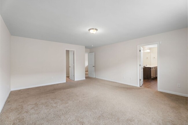 Building Photo - 317 Sportsman Dr