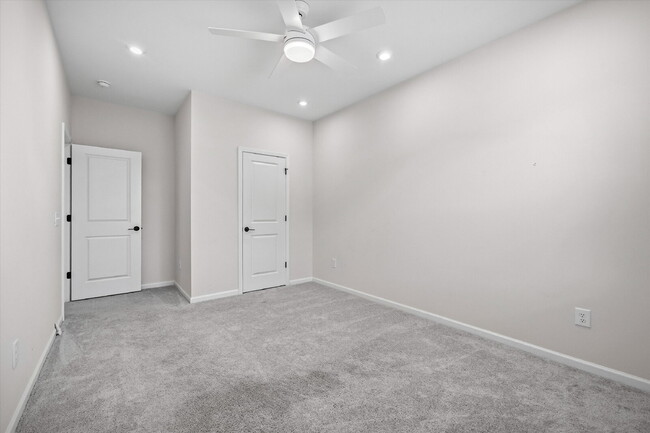 Building Photo - "Spacious 3-Bed Townhouse  with 2.5 Baths at 217 Brooks Springs Drive, Fort Mill!"