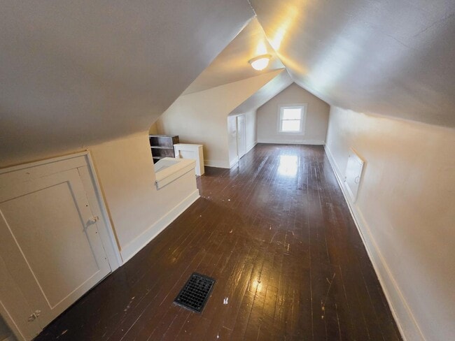 Building Photo - 2044 18th St SW