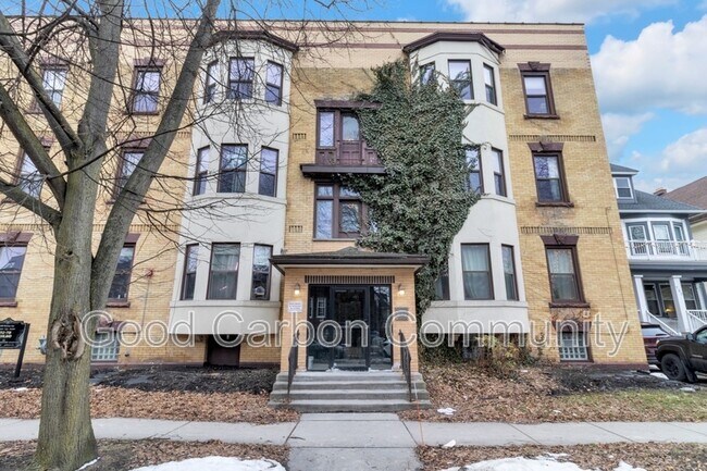 Building Photo - 718 Ashland Ave