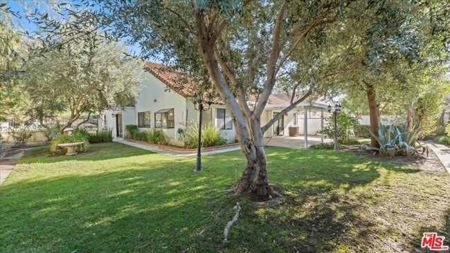 Building Photo - 409 Beverly Dr