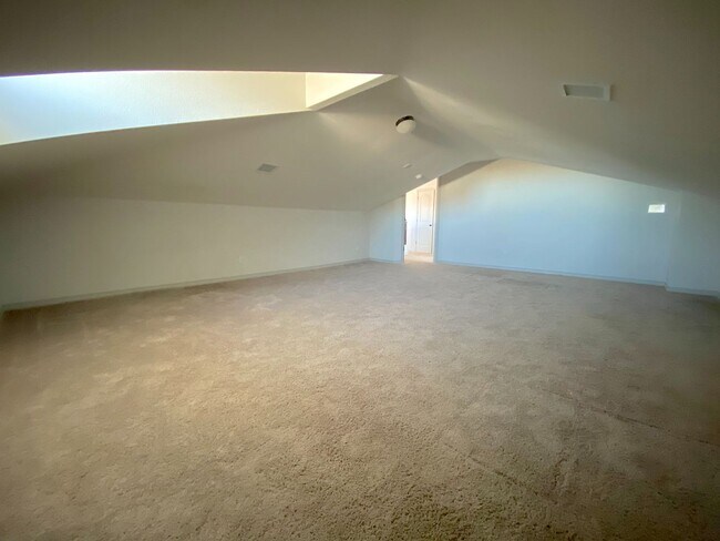 Building Photo - East El Paso 4 bed Refirg A/C