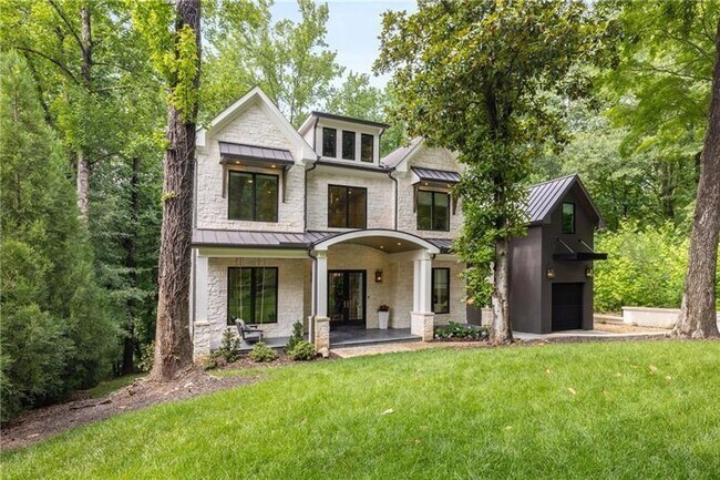 Building Photo - 306 Pinecrest Rd NE