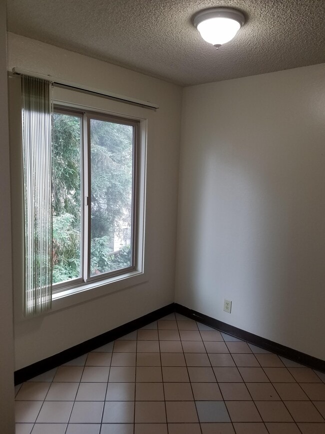 Building Photo - Uni Flats