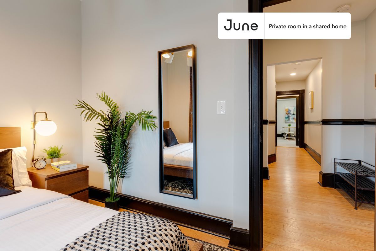 Building Photo - Room in Shared 4 bed/1.5 bath home in South Boston