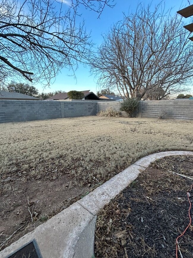 Building Photo - COMING SOON!  Home in University Gardens