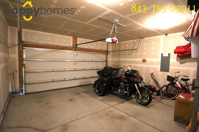 Building Photo - 350 Spectrum Rd