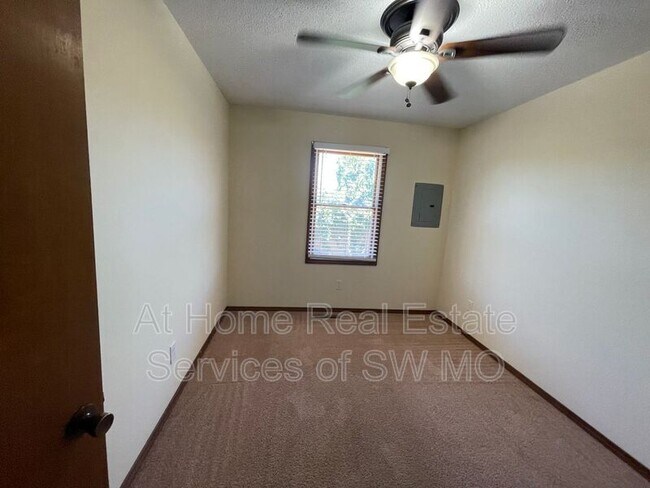 Building Photo - 3161 S Kimbrough Ave