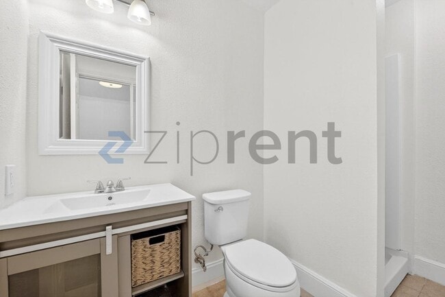 Building Photo - 3901 High Rd