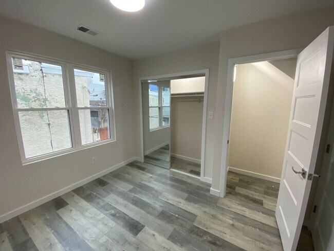 Building Photo - Remodeled Home - Fishtown