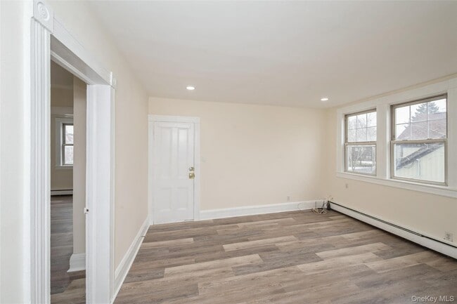 Building Photo - 36 Tyler Ave