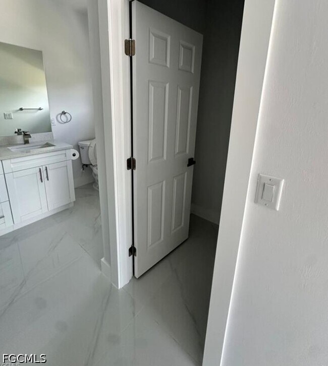 Building Photo - 821 Bell Blvd