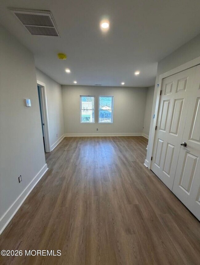 Building Photo - 808 Asbury Ave