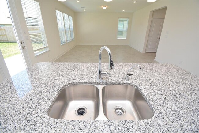 Building Photo - 20711 Westfield Grove Pl