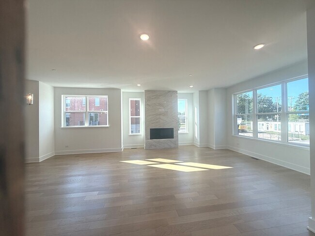 Building Photo - 1191 Gateway Ct