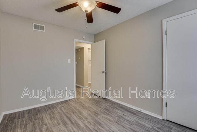 Building Photo - 2573 Tobacco Rd