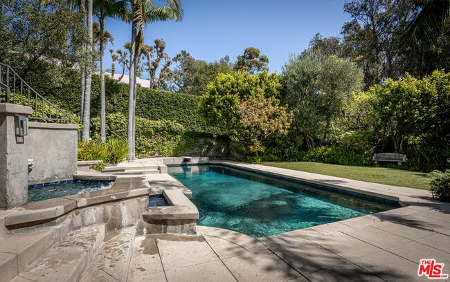 Building Photo - 353 N Gunston Dr