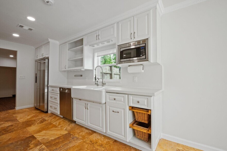 Building Photo - 561 SW 168th Terrace