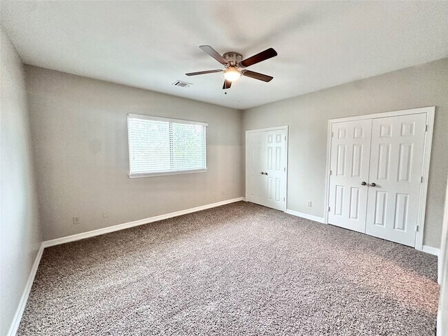 Building Photo - 32 Woodland Hills Dr