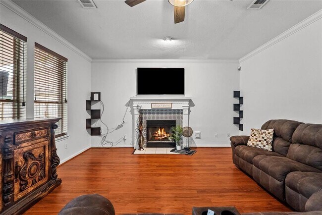 Building Photo - 3131 Bay Spring Dr