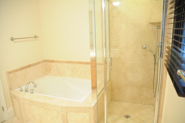 Primary Bath - 10305 Almayo Ave