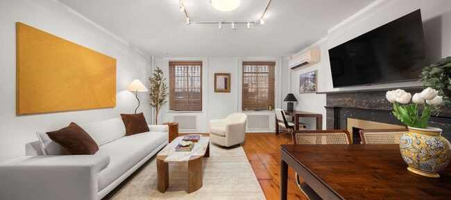 Building Photo - 3 E 9th St