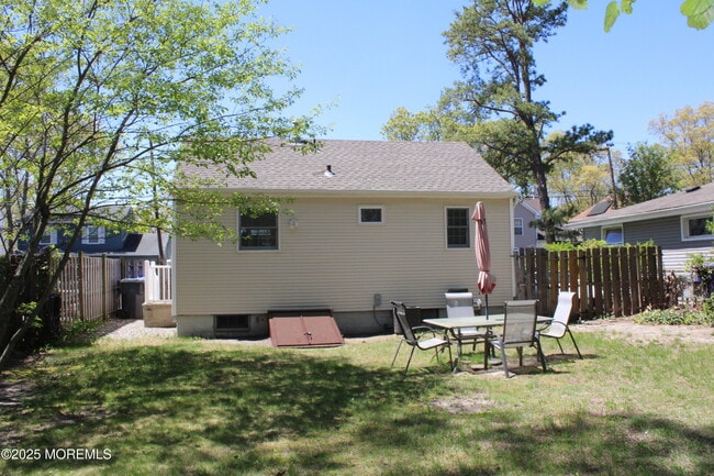 Building Photo - 21 Coolidge Dr