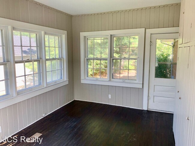 Building Photo - 3 br, 1 bath House - 538 Warner Ave