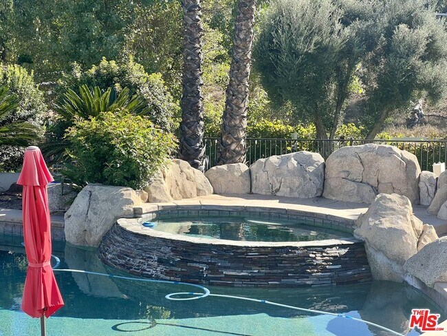 Building Photo - 37200 Glen Oaks Rd