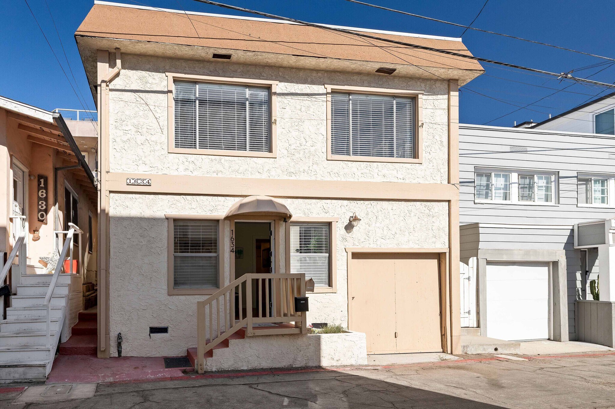 Building Photo - 1634 Bayview Dr