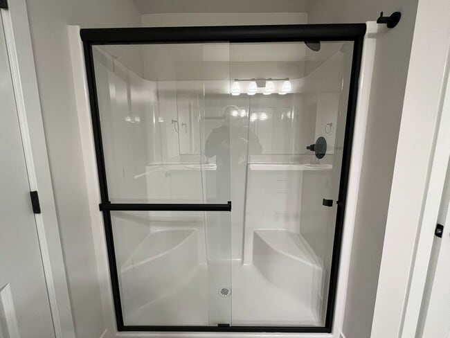 Building Photo - Modern 2025-Built 4 Bedroom Home with EV Charging, 5kW Solar, Open-Concept Living, Scenic Outdoor...