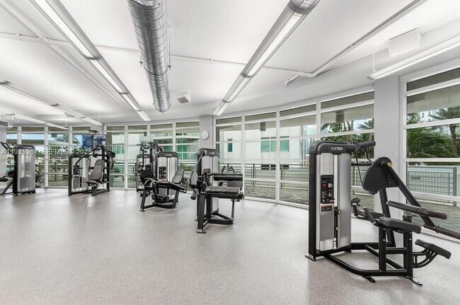 Building Photo - 253 NE 2nd St