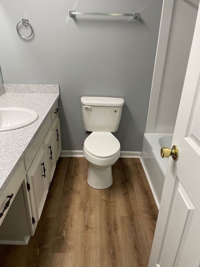 Building Photo - Three Bedroom, Large Lot, Pet Friendly,Hixson! ***Monthly rent $1900.00!***