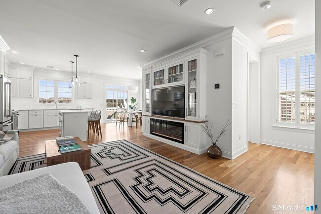 Building Photo - 35 Moorland Dr