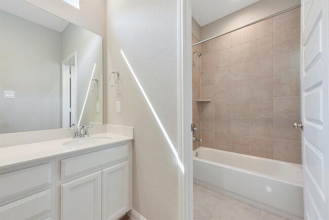 Building Photo - 9814 Magnolia Village Ln