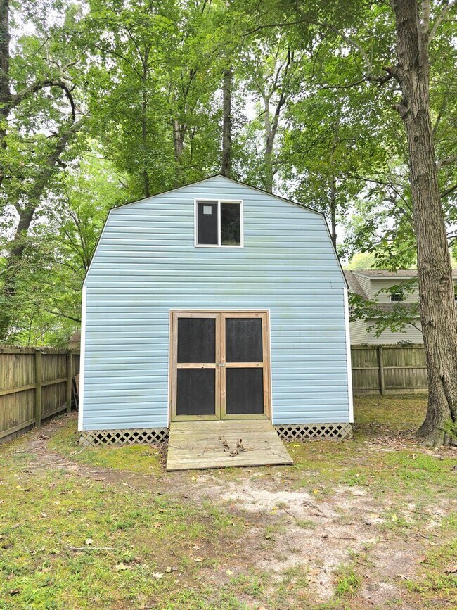 Building Photo - 415 Rosewood Ln