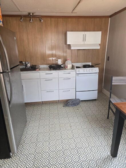 Building Photo - 1075 Sweeten Creek Rd