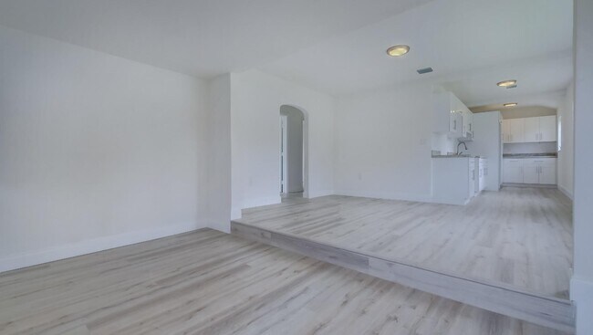 Building Photo - 790 NW 64th St