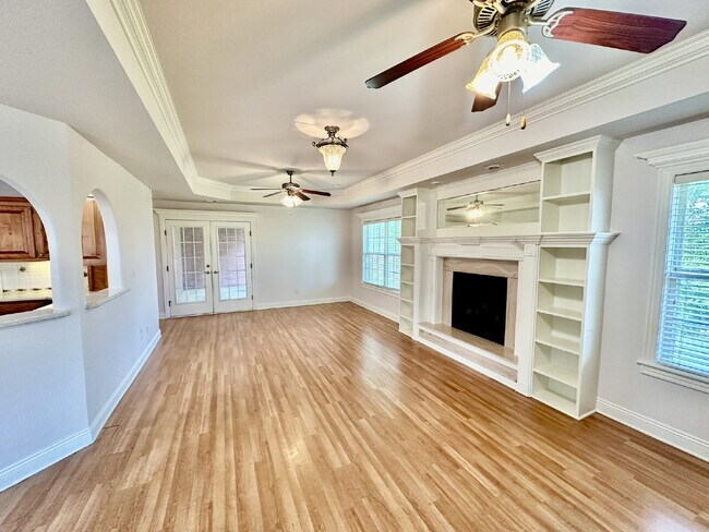 Building Photo - 602 SE Cambridge Pl