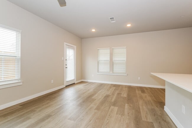 Building Photo - 18342 W Centro Cir